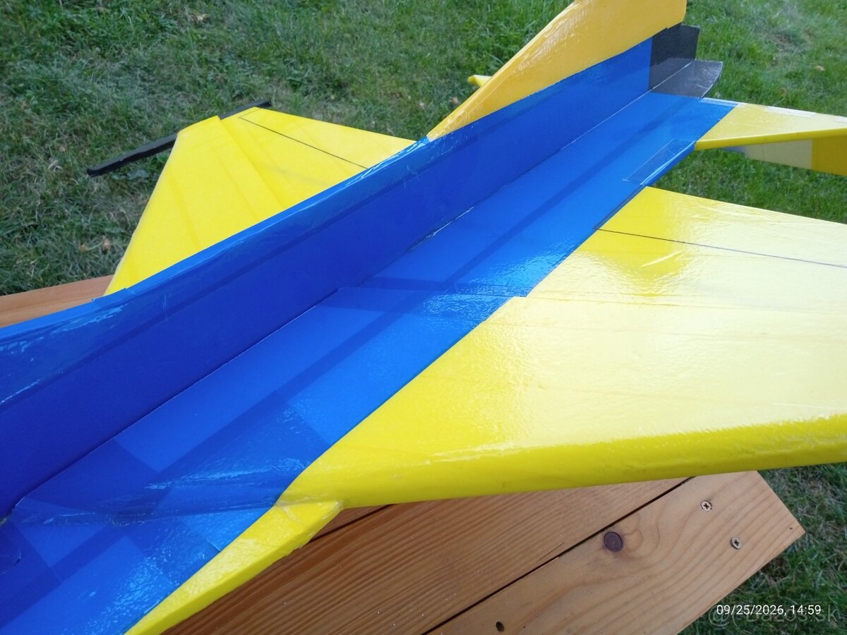 Predám model F-16 + príslušenstvo - 6