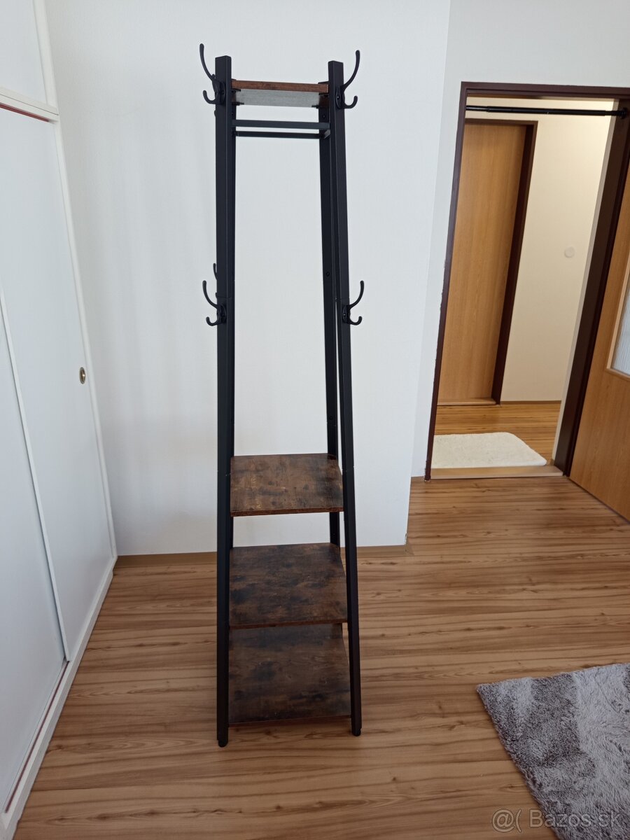 Samostatne stojace vešiaky - 6