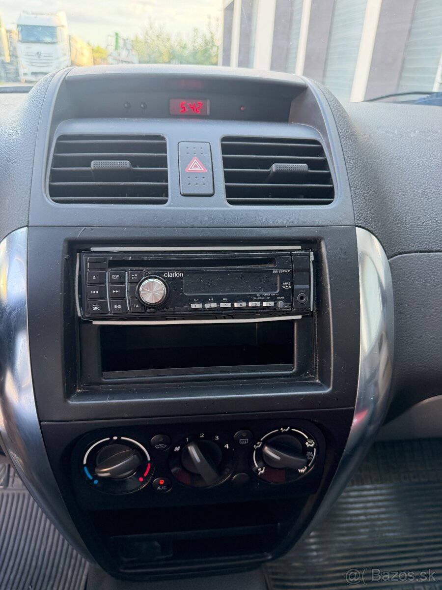 Suzuki SX3 1,5i 2WD - 6