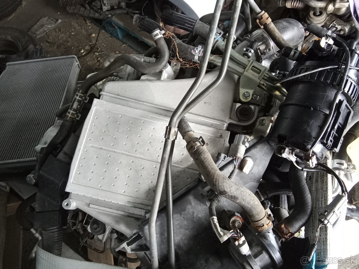 Toyota hilux 2.4 diesel rok 2023 zelená tmavá metalíza - 6