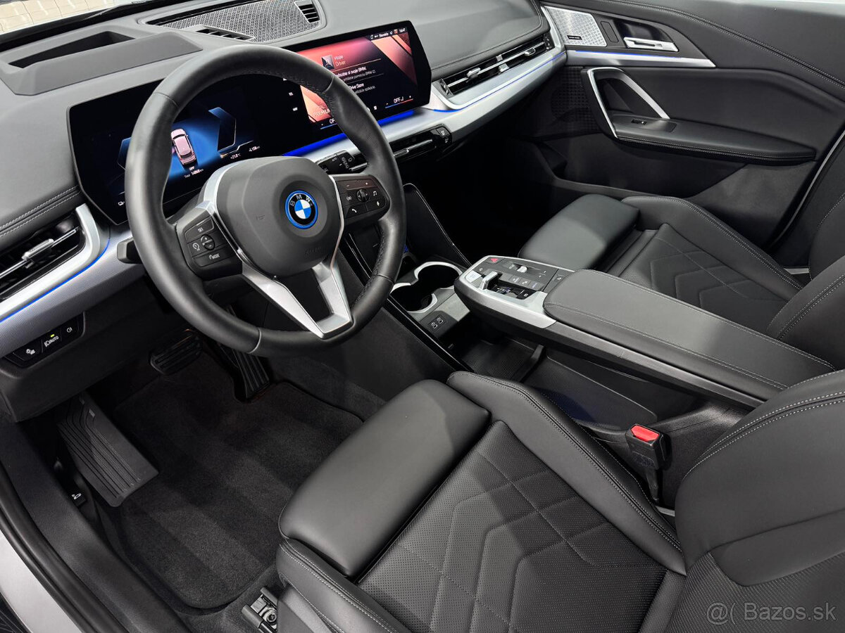/ REZERVOVANÉ / BMW iX1 xDrive E30 X-LINE INDIVIDUAL - 6