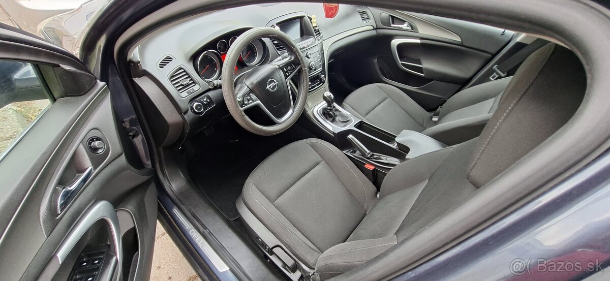 Predám Opel Insignia Combi 2.0 CDTI 81Kw R.V.2012 Zachovalé - 6