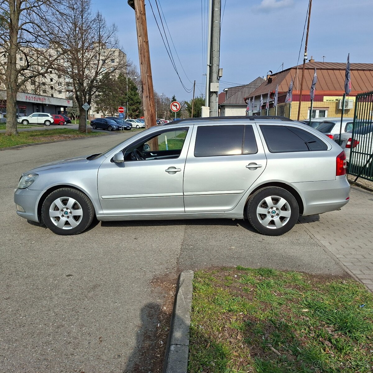Škoda Octavia Combi 2.0 TDI Elegance facelift " RS " - 6