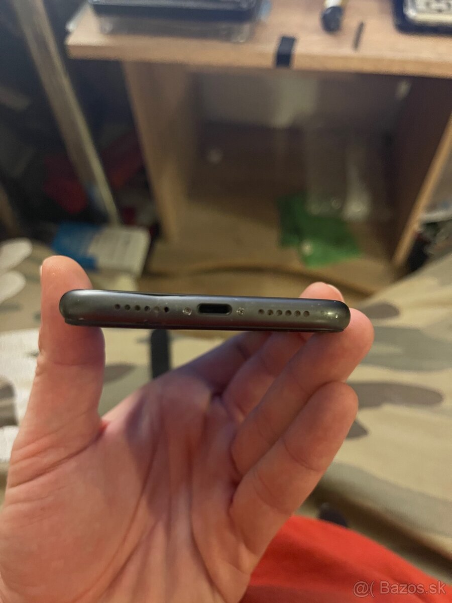 Predám iPhone 11 64GB - čítaj celý inzerát. - 6