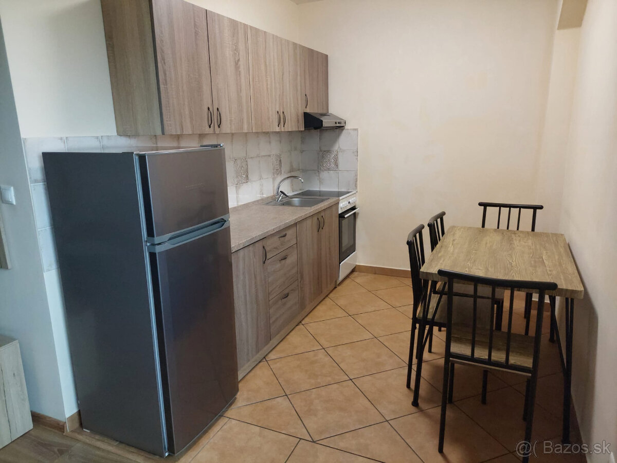 PREDAJ MENŠÍ 3 - IZBOVÝ BYT UL. KAMENNÁ - 6