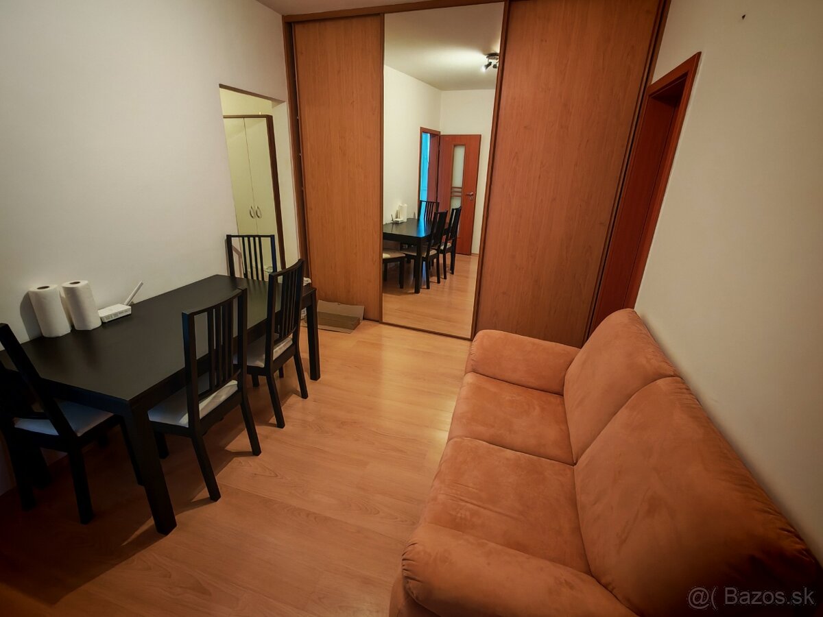 Prenajmem 2 izby v 3-izbovom byte - 6