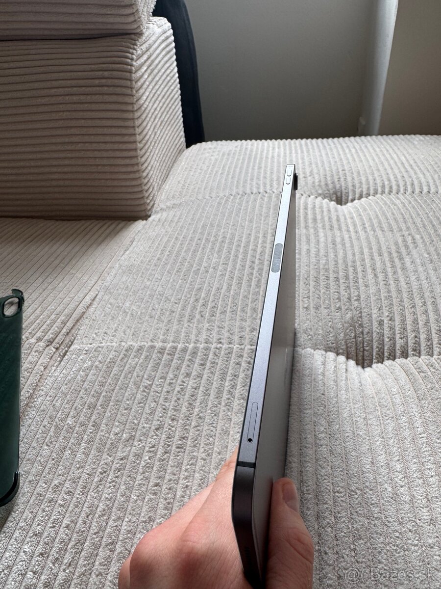 Predám Ipad Air 11" generácie 5 256GB Cellular - 6