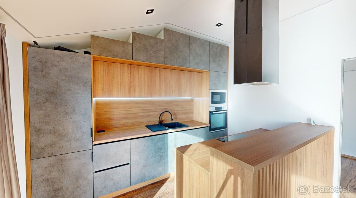 Stavebný pozemok so stavebným povolením s 2 - izbovým rodinn - 6