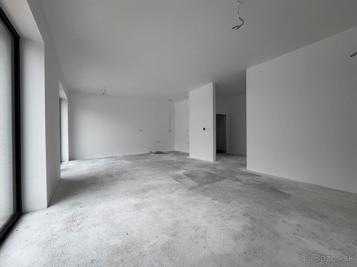 5i dom | pozemok 417m2 | 2x parking - 6