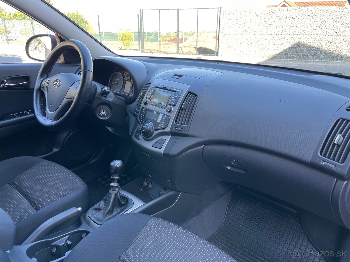 Hyundai i30 1.6 CRDi, 1 majiteľ, SR - 6