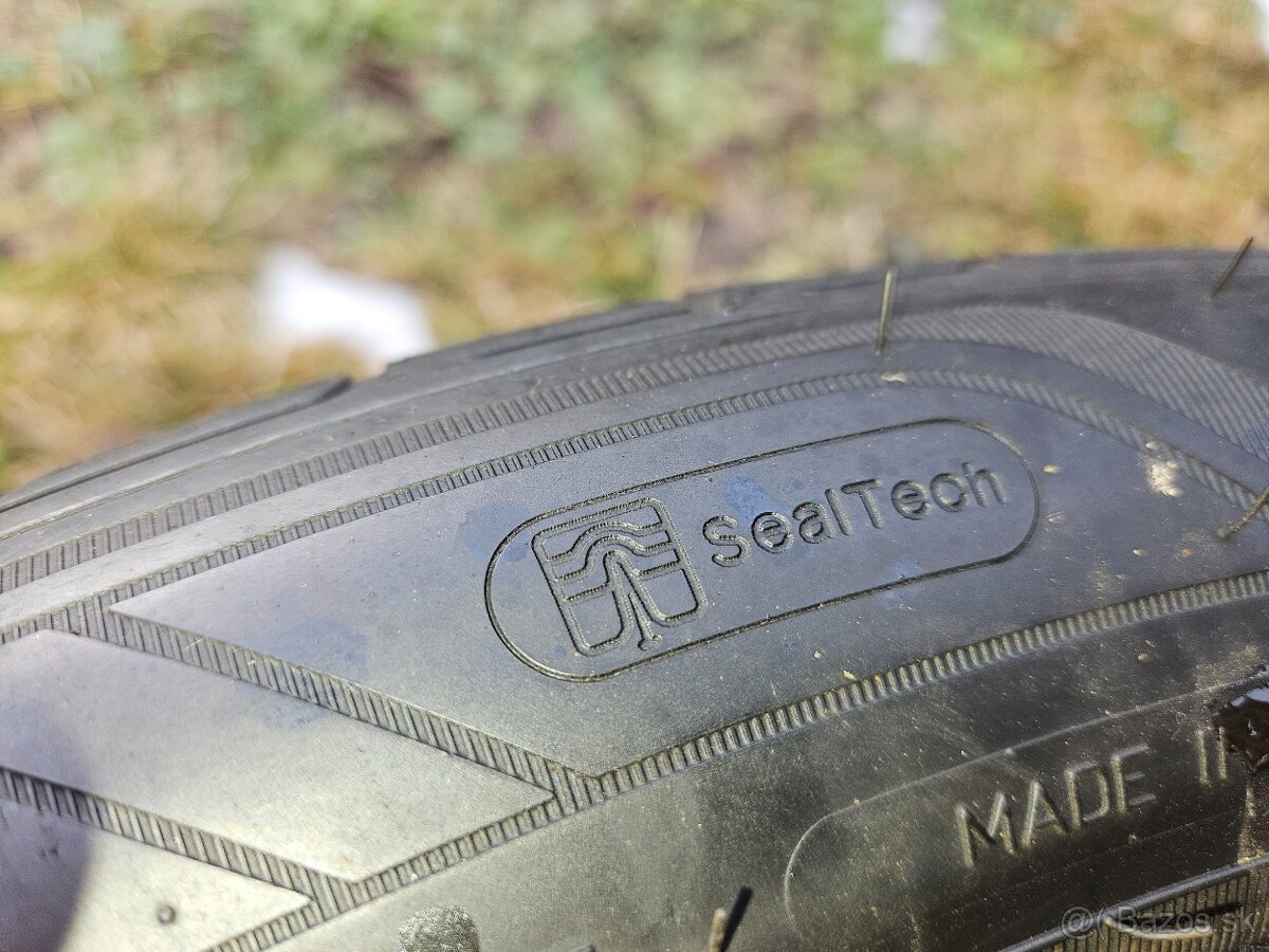Goodyear sealTech 215/50 R19 - 6