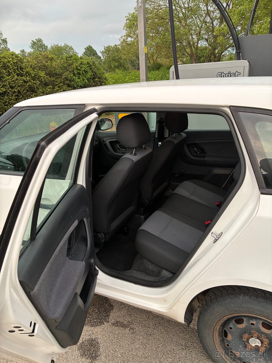 Škoda Fabia 2 - 6