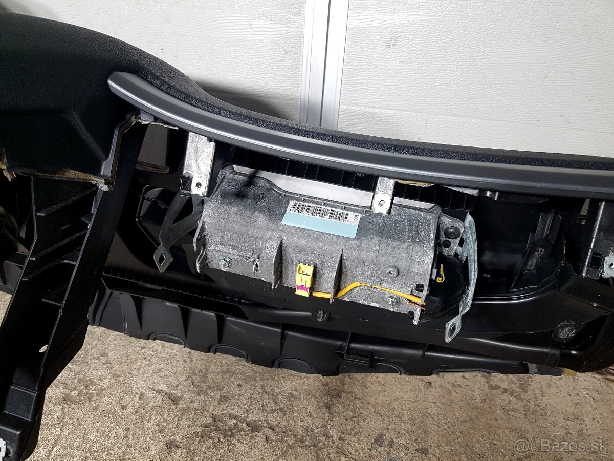 Predám originálnu palubovku Škoda Octavia 2 Facelift - 6