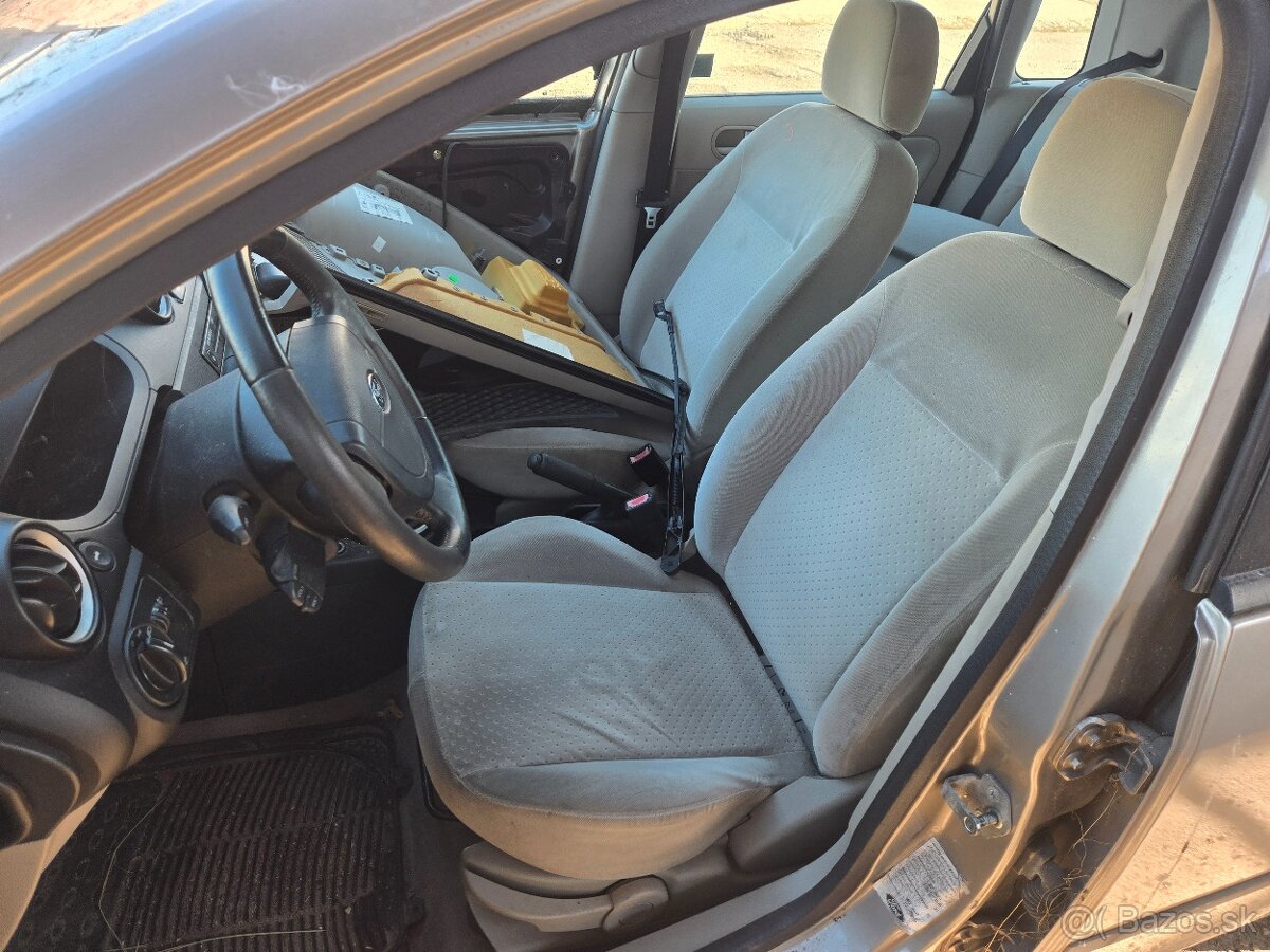 Rozpredám na diely _ Ford fiesta 1.4 benzín - 6