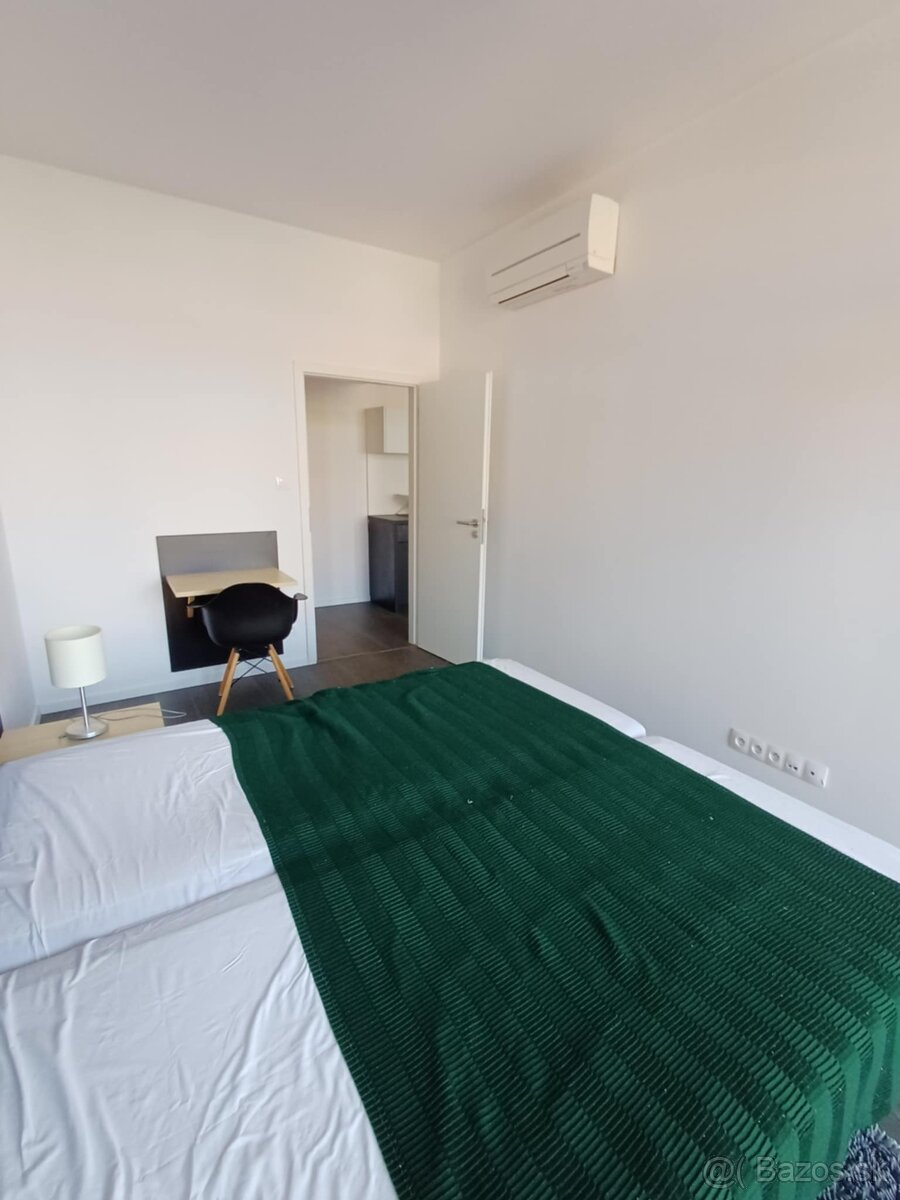 Ponúka na predaj 2 izb. apartmán, ul. Zilinska, Bratislava I - 6