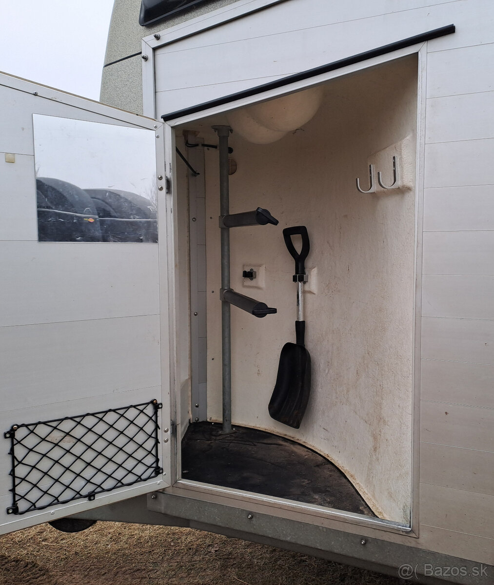 Prodám celohliníkový přívěs - přepravník na 2 koně Böckmann - 6