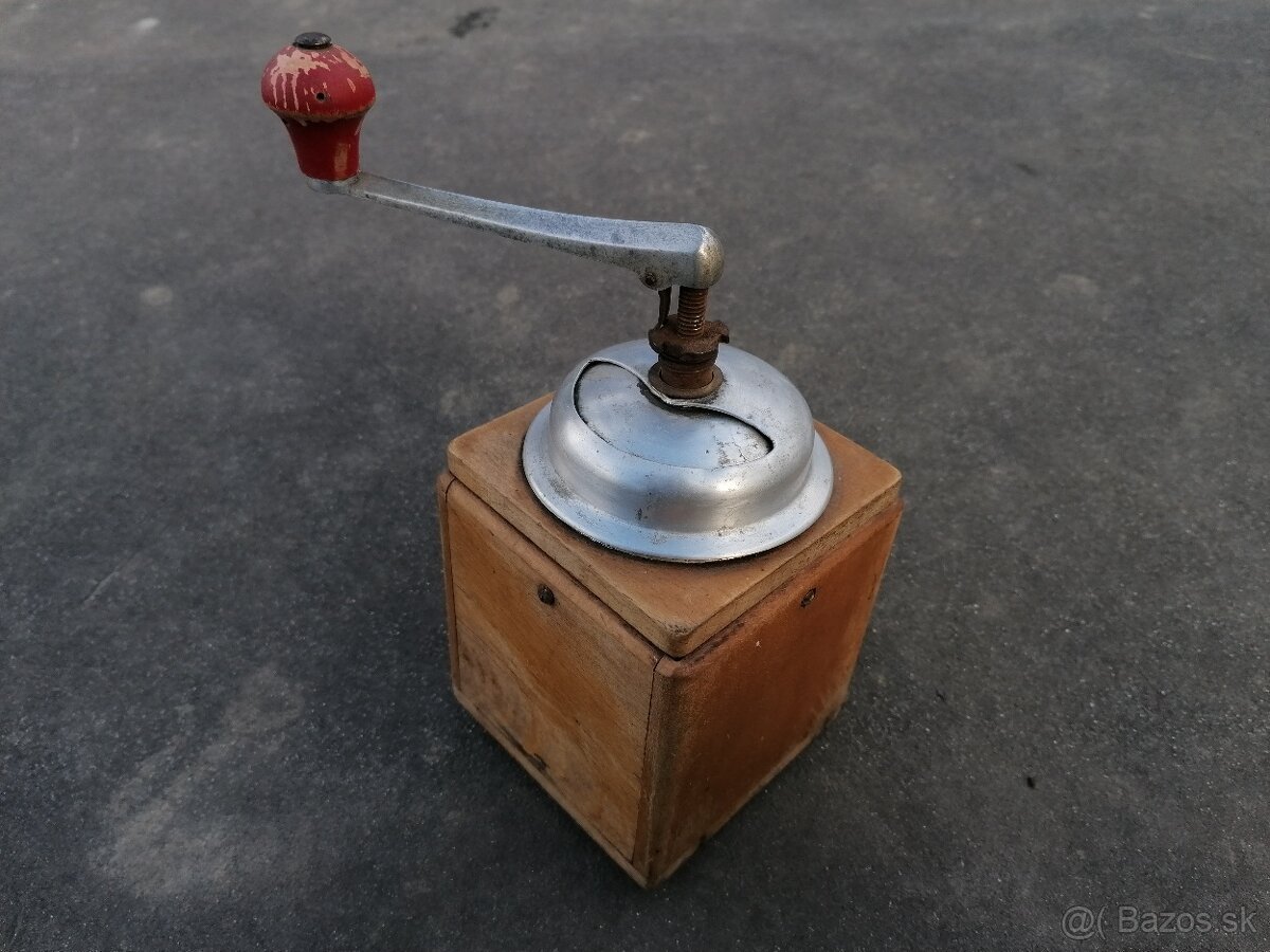 Predám starožitný mlynček na kávu - 6