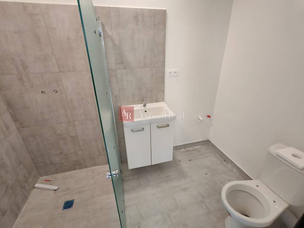 Byt 3+kk, 58,74m2, vyvýšené prízemie, parkovacie miesto, Cho - 6