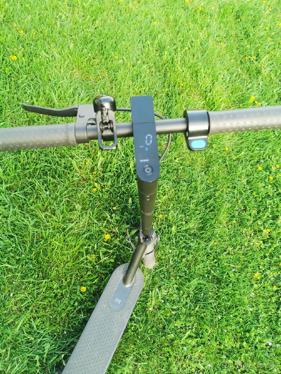 Elektrická koloběžka xiaomi pro 2 Mercedes F1 team edition - 6