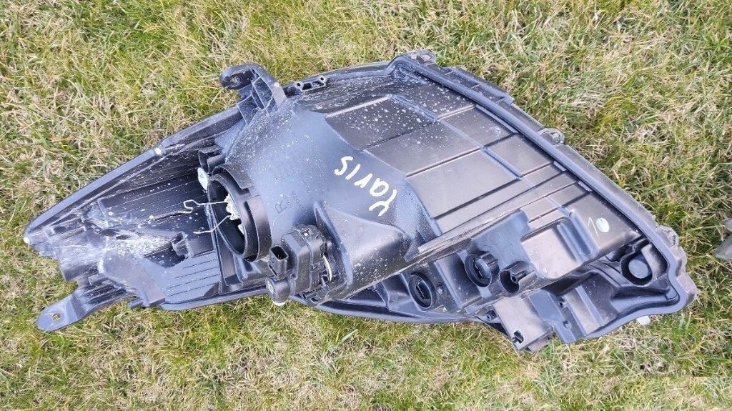 Toyota Yaris 3 III 2017 - 2020 - Predne svetlo lampa - 6