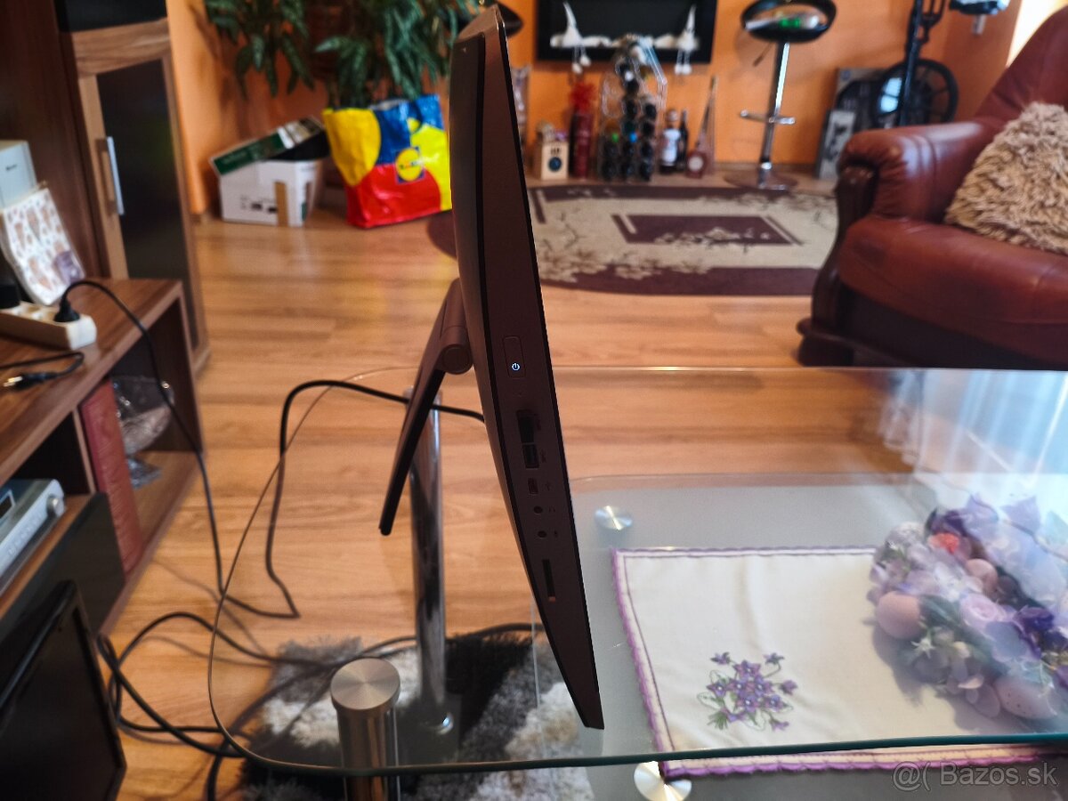 HP EliteOne 800 G2 23-inch i3-6100,250 GB SSD, 16 GB RAM - 6