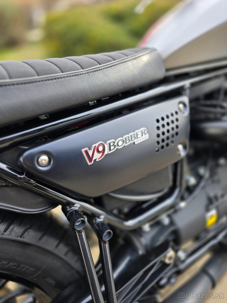 Moto Guzzi V9 Bobber - 6