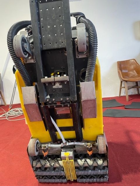 Stroj na čistenie eskalátorov a travelátorov - 6