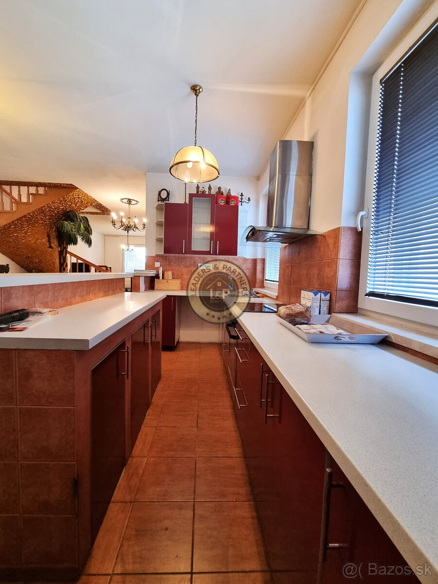 PREDAJ rodinný dom s tenisovým kurtom Levél - 6