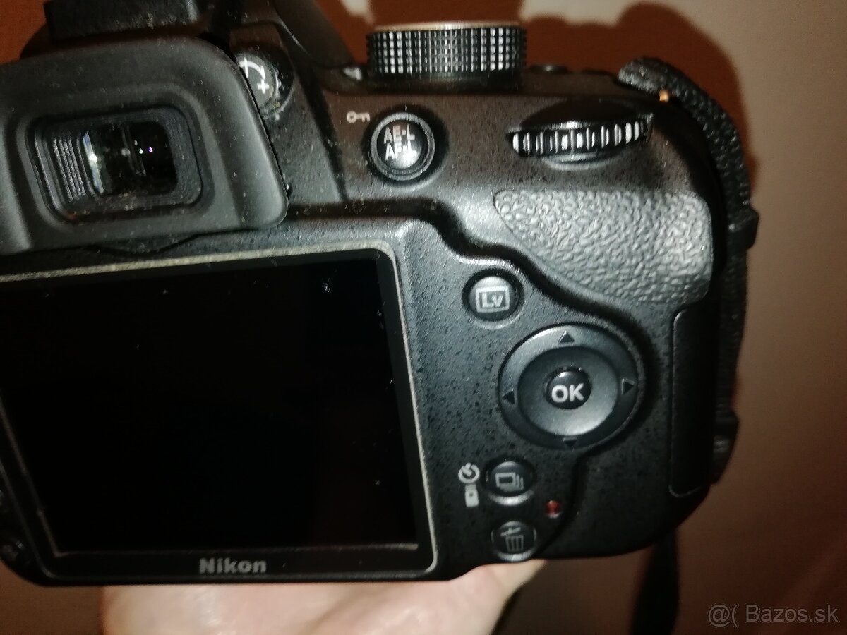 Nikon D3200 + Nikkor 18 - 105 mm - 6