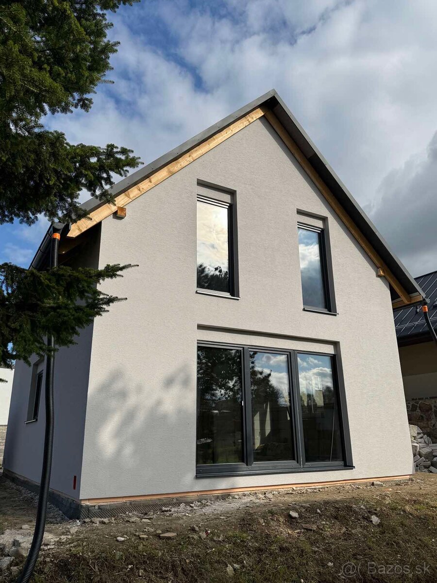 2 - podlažný rodinný dom s neopakovateľným výhľadom na hrad - 6