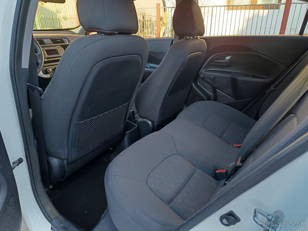 Predám KIA RIO sedan 1,2 málo jazdená - 6
