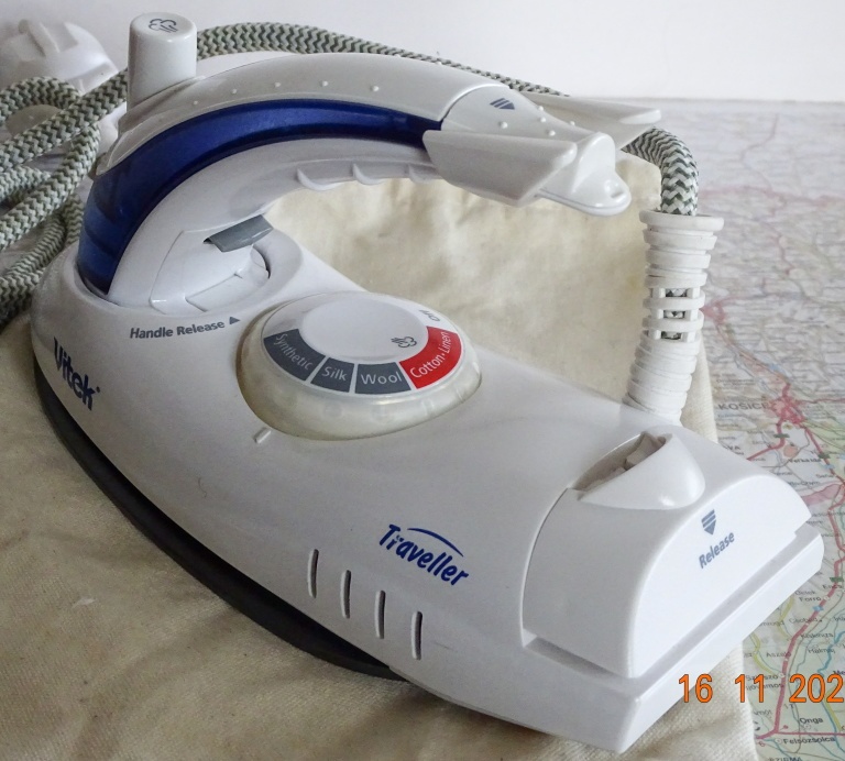 Multifunkčná parná kefa a naparovacia cestovná žehlička. - 6