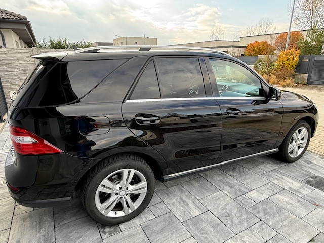 Mercedes-Benz ML 350 BLUETEC 4MATIC - 6