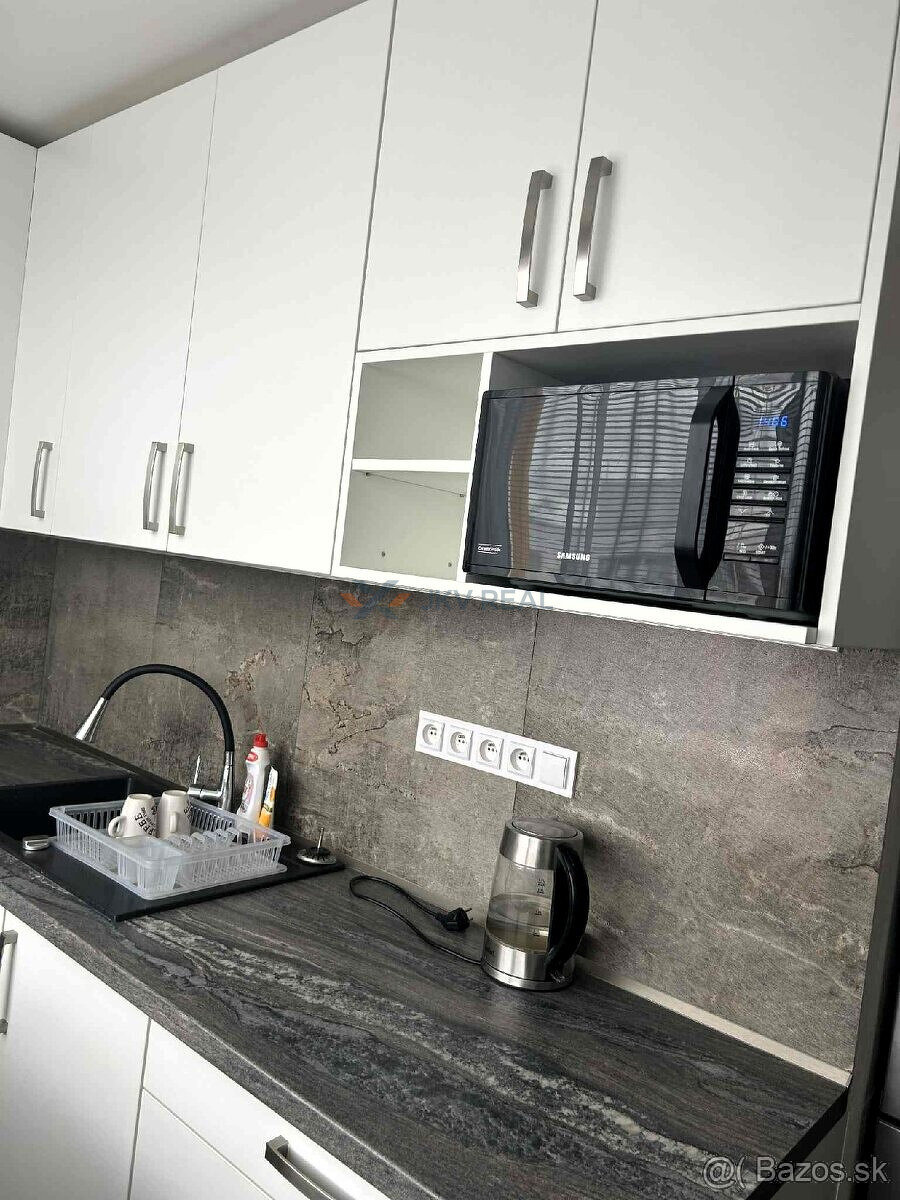 Na prenájom 3 - izbový kompletne zrekonštruovaný byt ul. Puš - 6