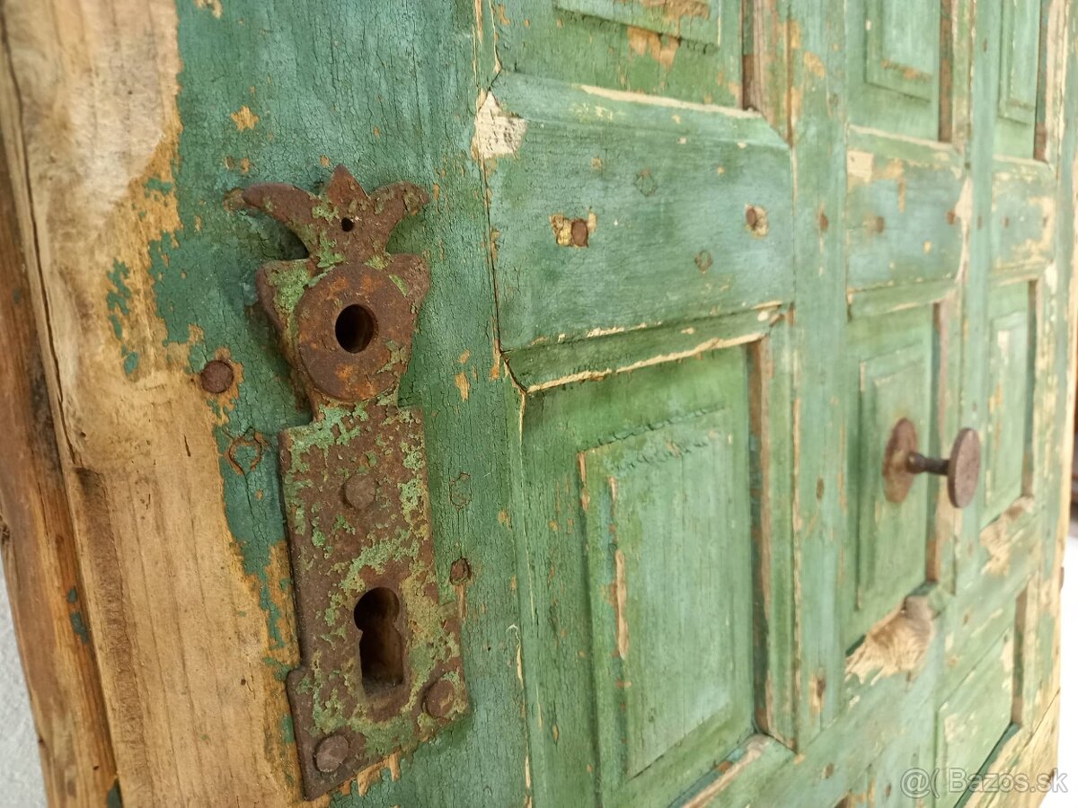 Starožitné drevené dvere - staré masívne dvere na stenu - 6