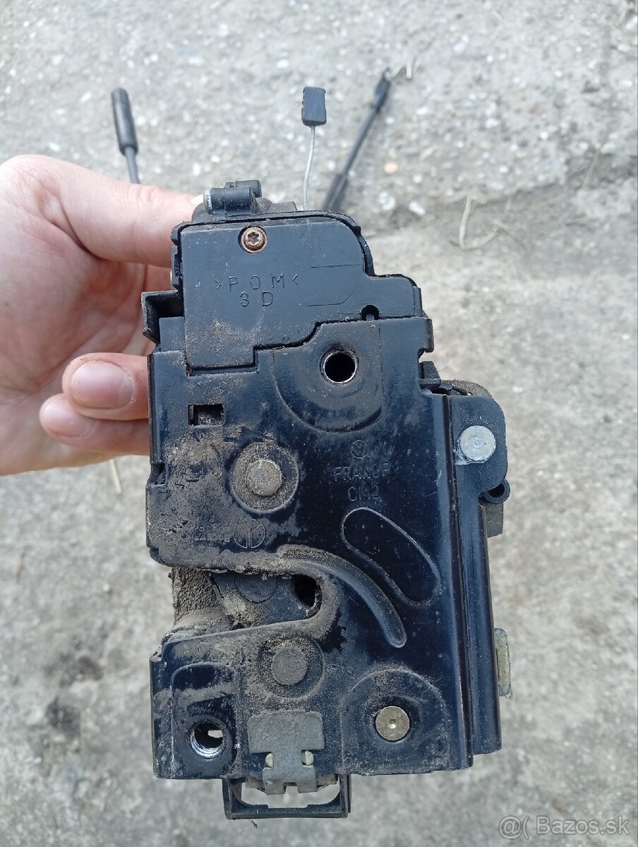 pravý predný zámok Golf 4 - 6