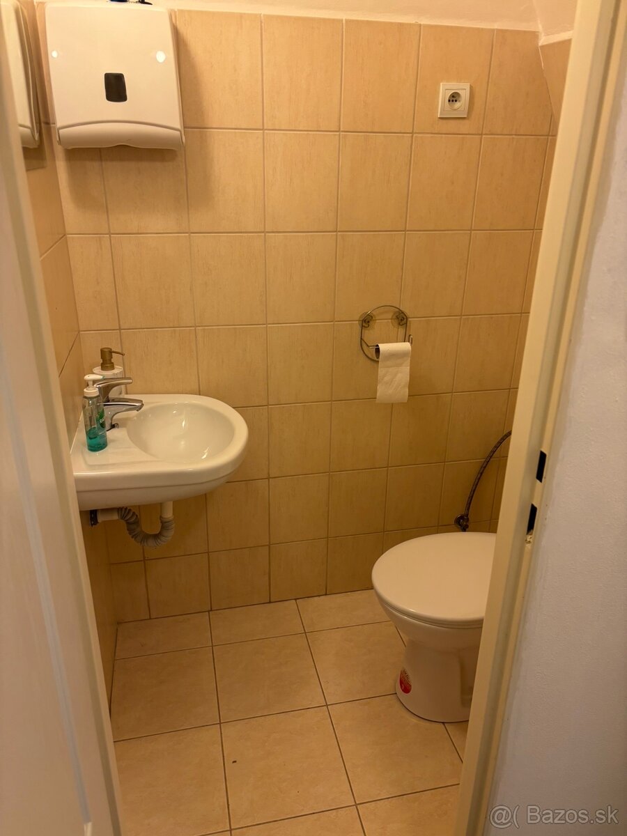 Obchodné priestory na prenájom - Brezno - 6