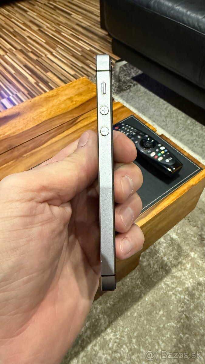 iPhone SE - 6