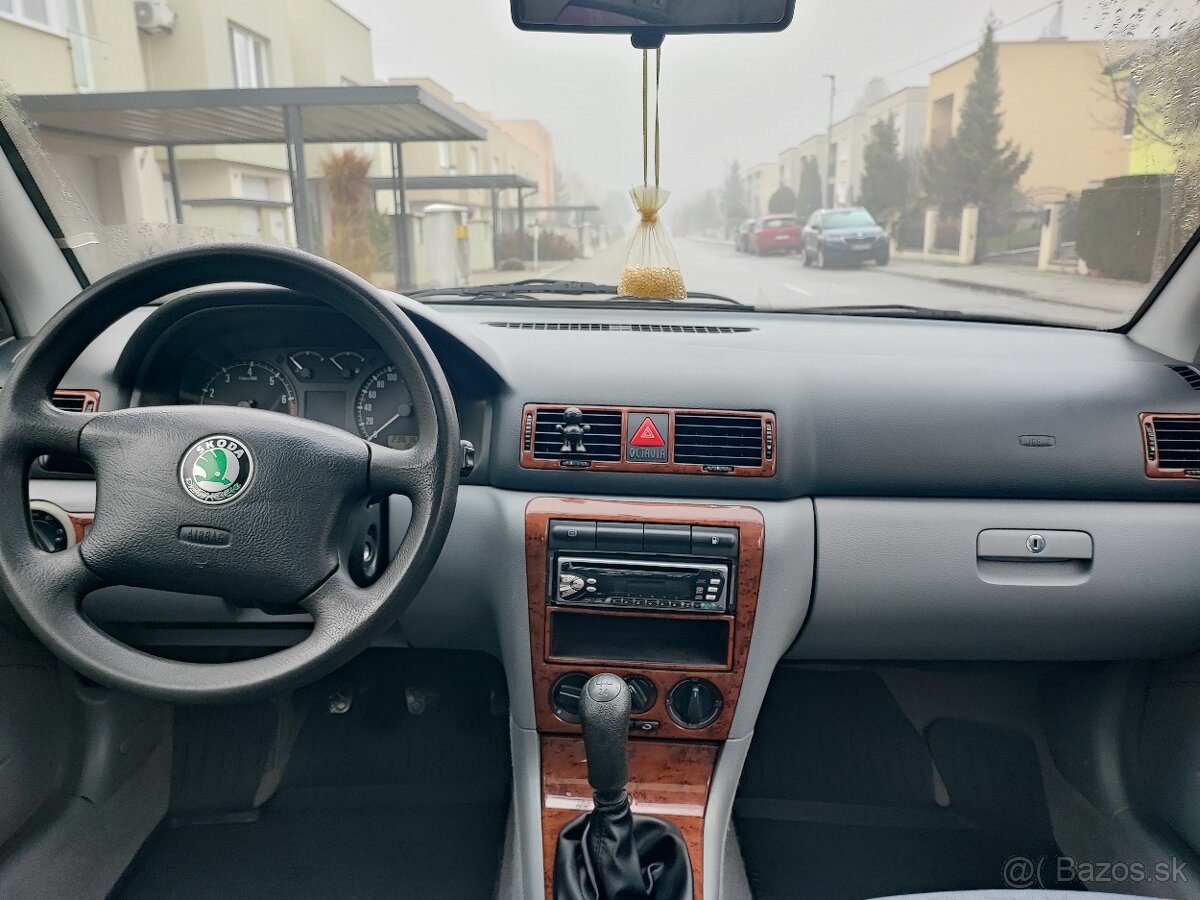 Škoda Octavia 1.6i - 6