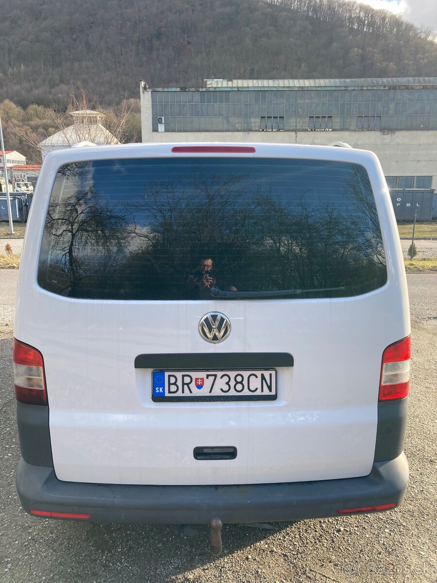 VW Transporter T5.1 2.0 TDi 9 miest 2012 - 6
