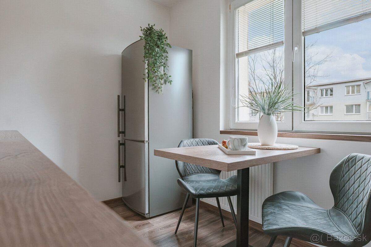 Na predaj kompletne zrekonštruovaný 2-izbový byt - Hliny VII - 6