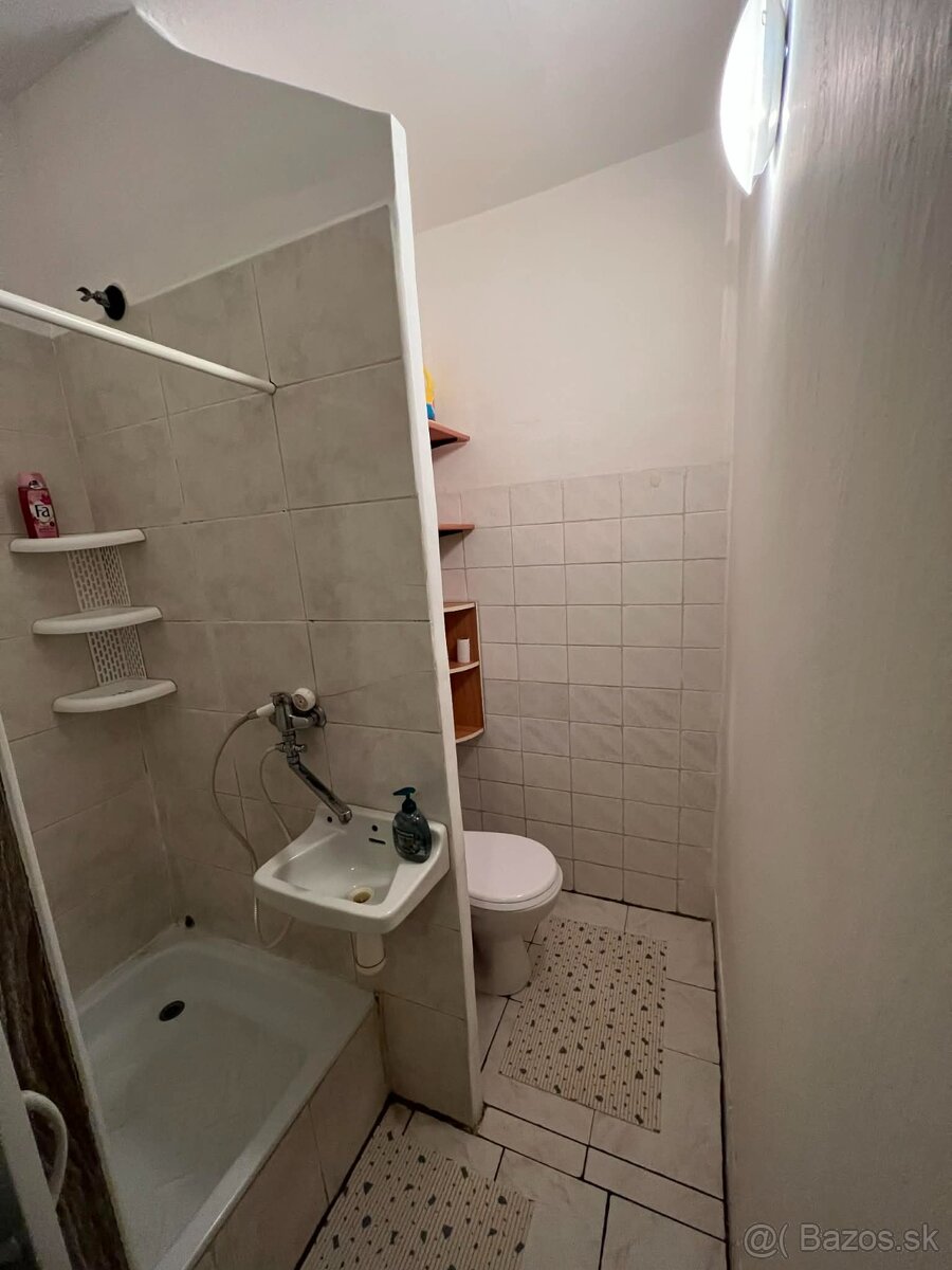 Prenájom garzónky Šala, Partizánska ulica - 6