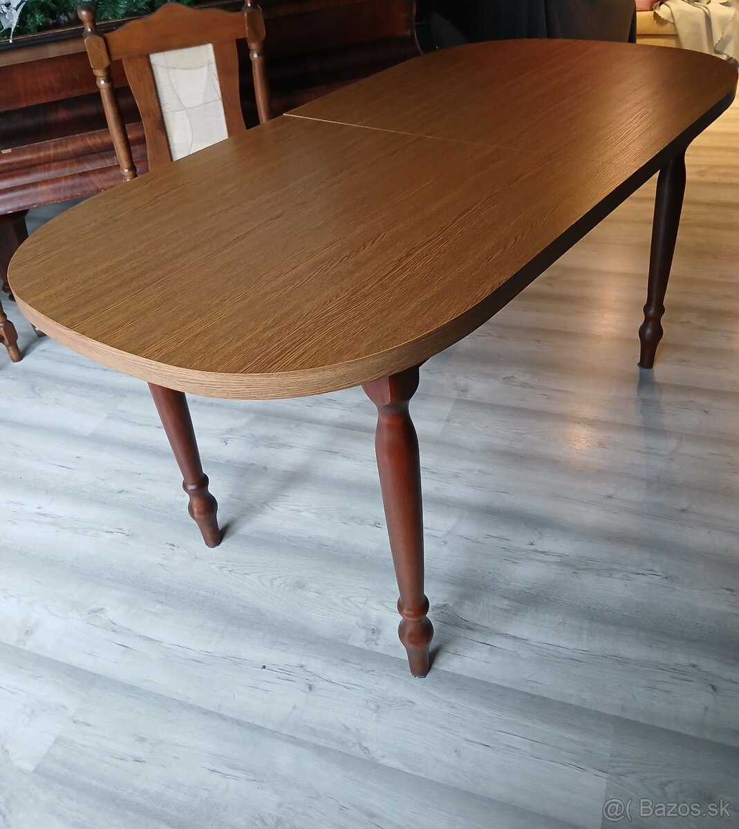 Jedálenský stôl - 6