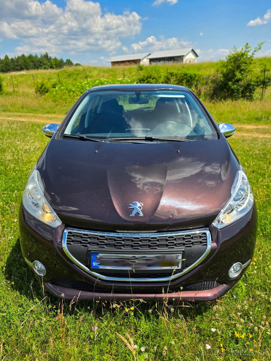 Peugeot 208/ 1.2 / 60kW/ M5 - 6
