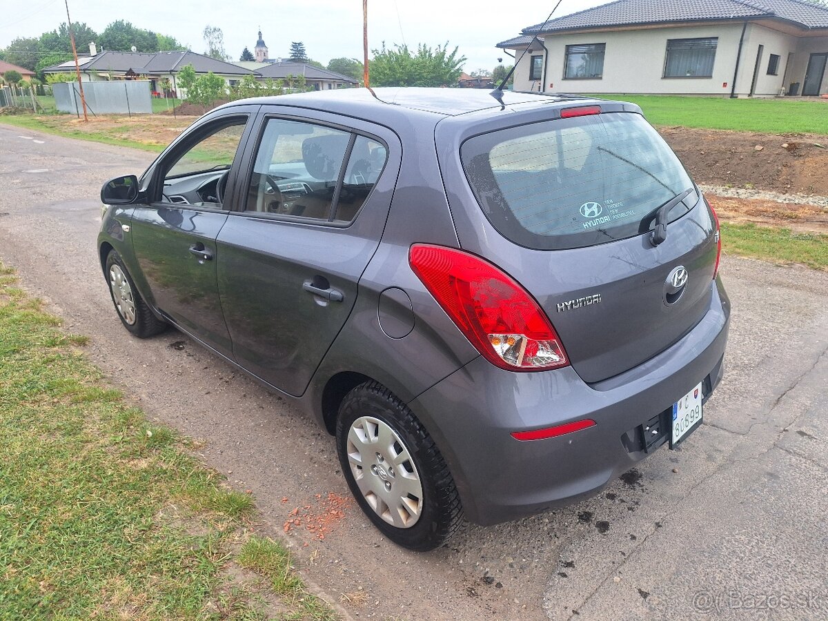 HYUNDAI I20 BENZIN ROK 2013 KLÍMA - 6