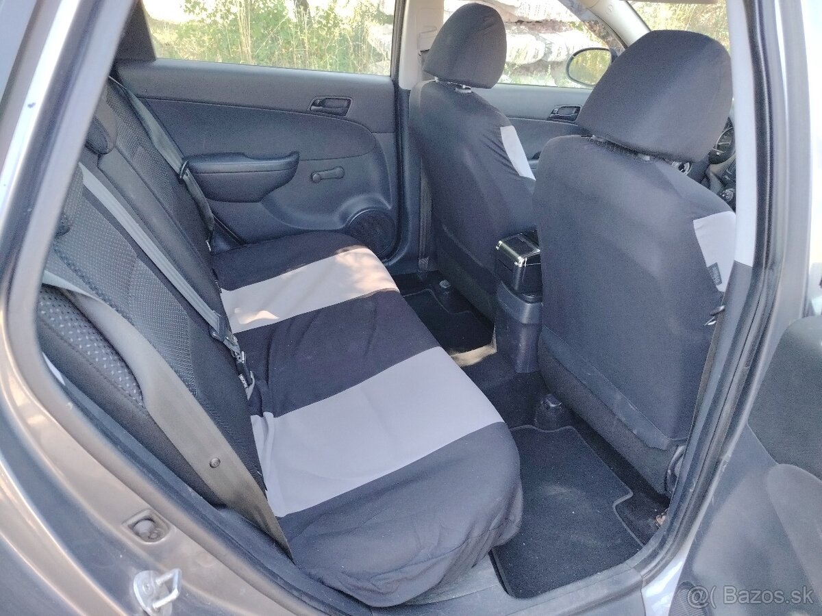 Hyundai i30 cw 1.6crdi - 6