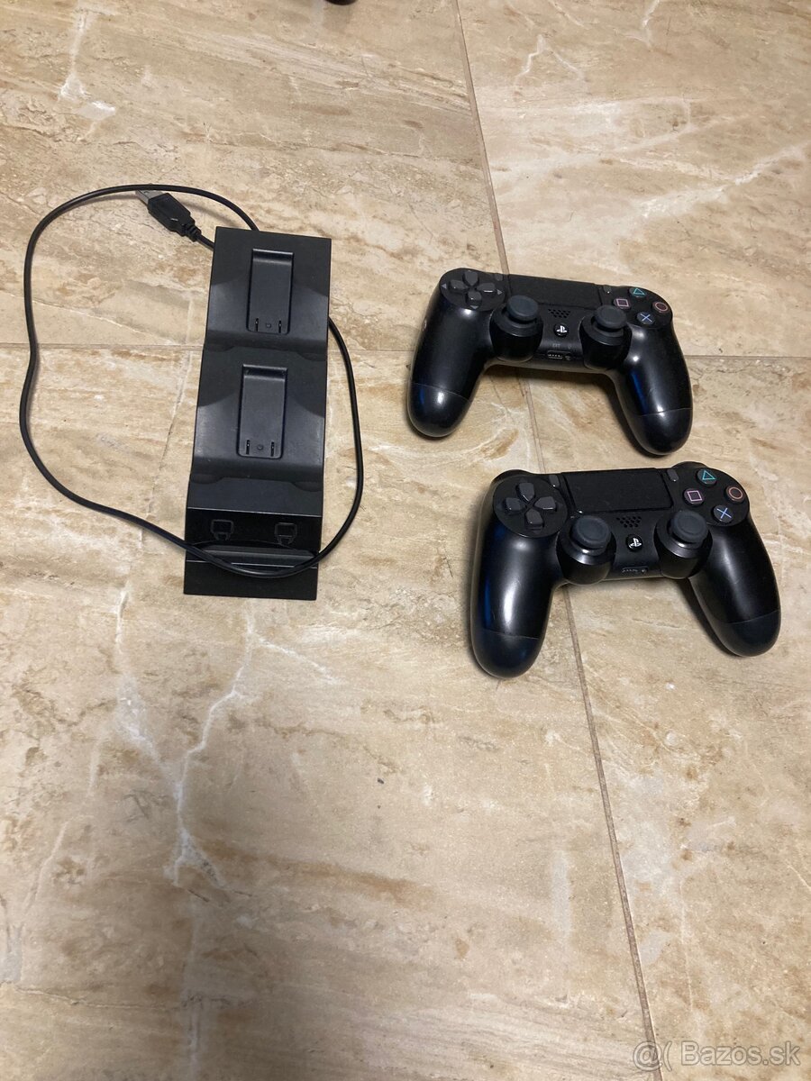 PS4 PRO 2TB SSD + 3 ovládače + hry - 6