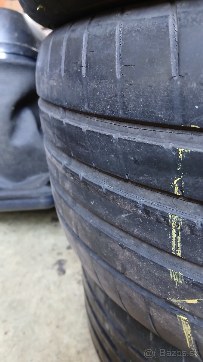 Goodyear 245/45 R18 - 6