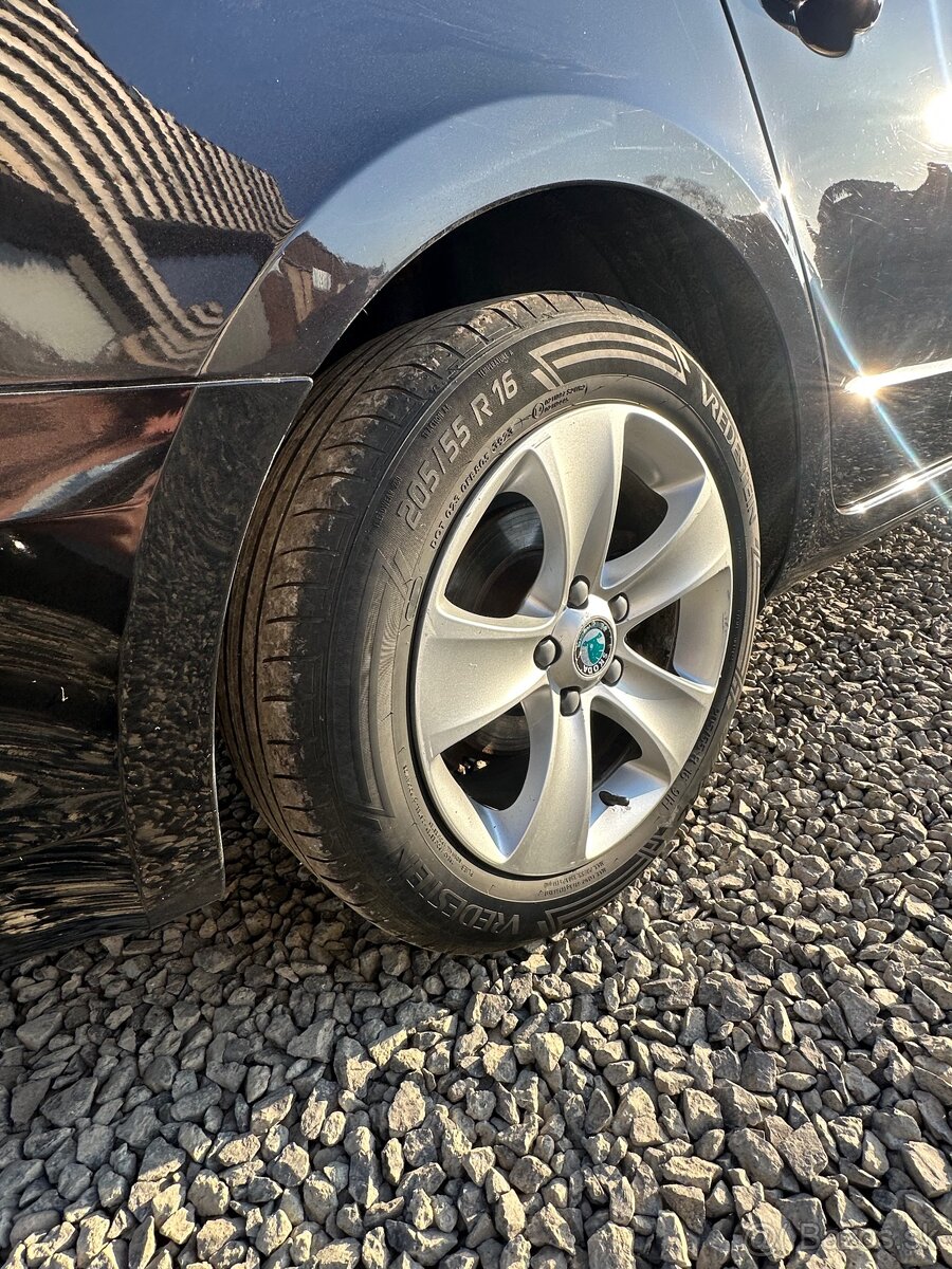 Škoda Superb 2011r 1,6 TDI - 6