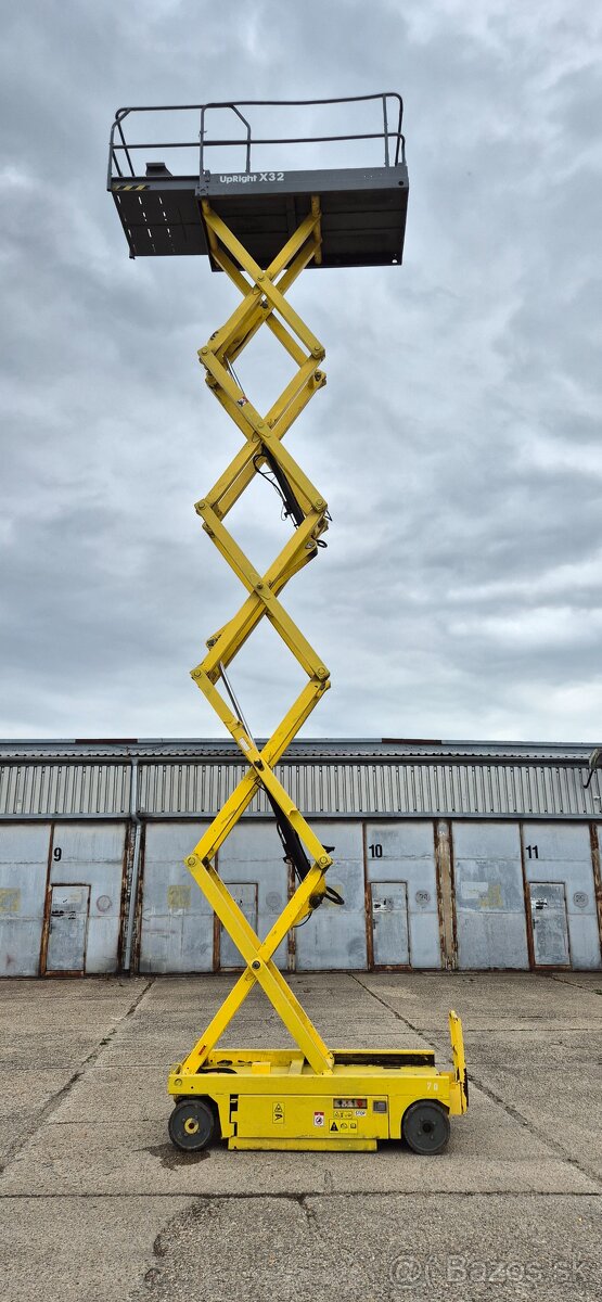 Nožnicová plošina UPRIGHT X32 - 6
